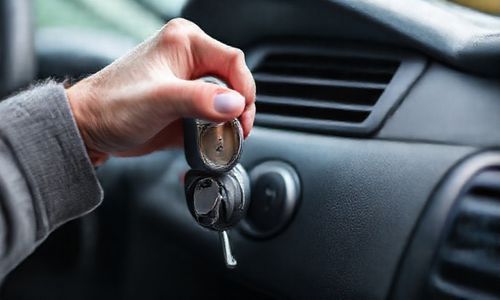 汽车换锁Neng自己操作吗