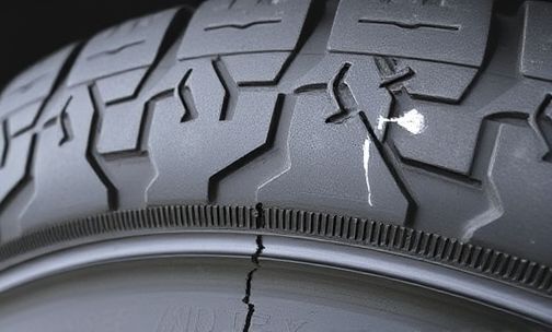 轮胎开裂多大裂纹需要换
