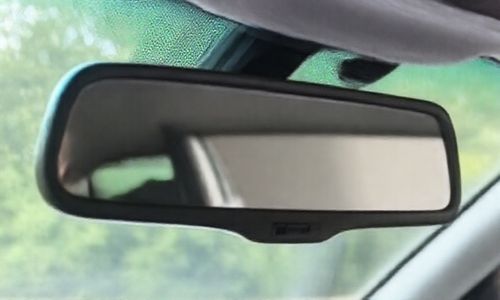 如何调整货车的右后视镜?