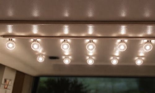 如何手动清除奇瑞艾瑞泽3的保养灯？