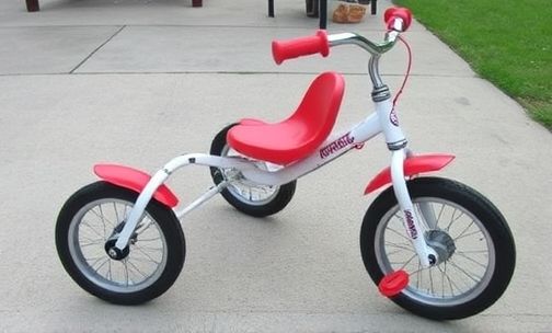 如何组装儿童三轮脚踏车