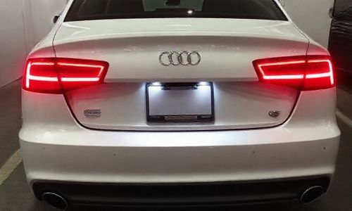 奥迪a6l尾灯双闪怎么消除