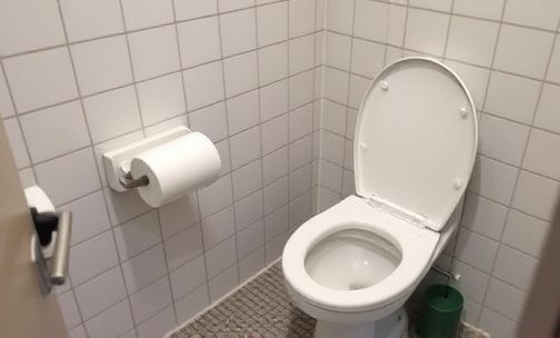 火车厕所怎么冲水