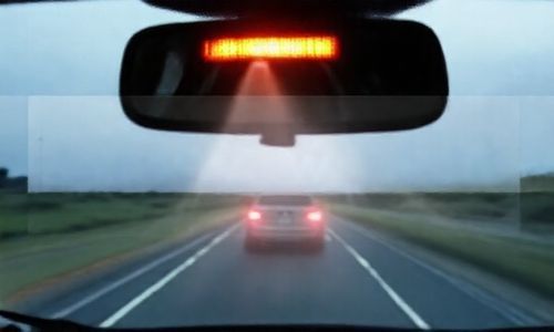 如何凭借后视灯kan车辆情况