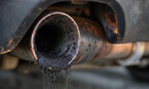 排气管黑色污垢是烧机油吗