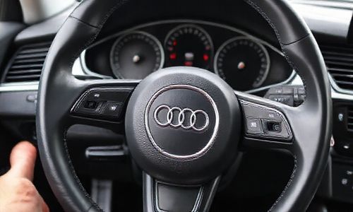 奥迪a4l方向盘锁死是什么原因