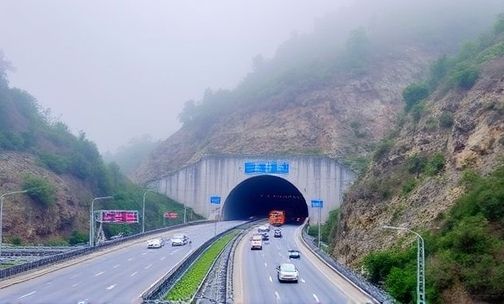 京昆高速秦岭隧道哪年通车