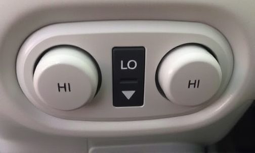 奥德赛座椅加热开关LO和HI在哪里？