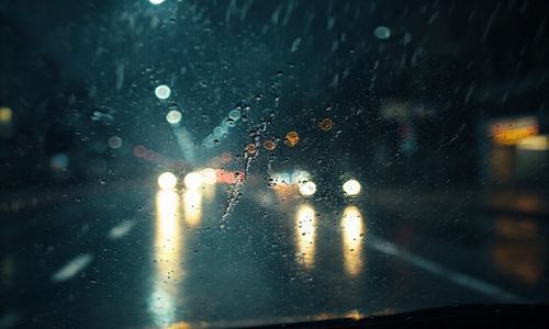 汽车雨刮为什么刮的咕咕咕的