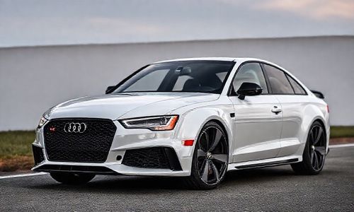 哎呀，奥迪RS4真是个帅气的家伙！但是保养费会不会让人心疼呢？