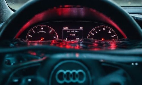 奥迪A4泡水后仪表盘不亮怎么办？